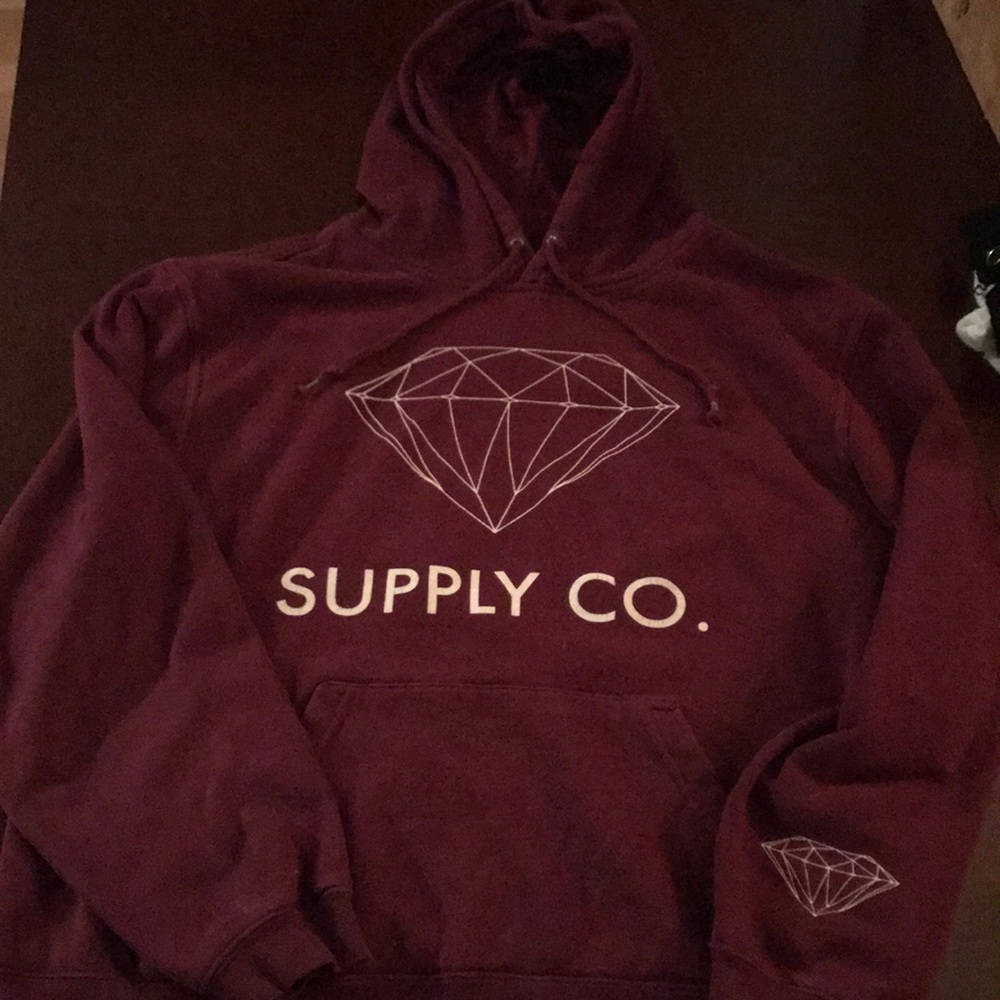 Maroon pullover sweatshirt